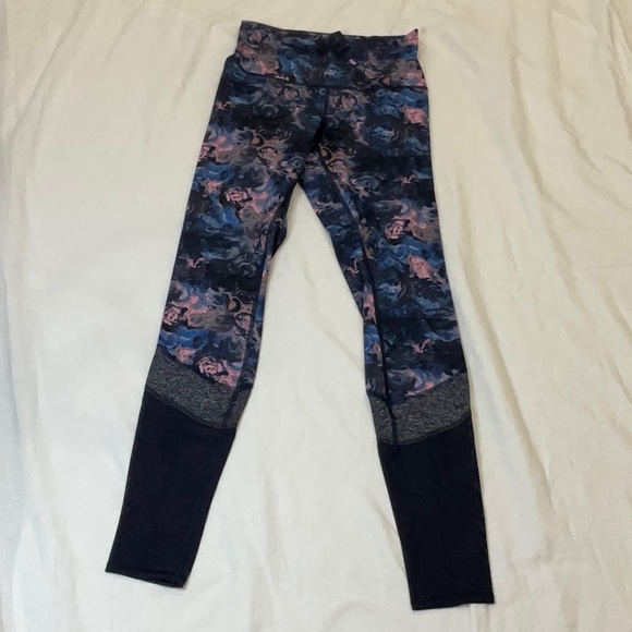 Lululemon Athletica Cycle Leggings | Size 6 | Mesh Bottom | Padded Butt | NWOT - Picture 1 of 9